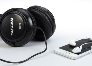 Choosing the Right Headphones for Recording A Comprehensive Guide