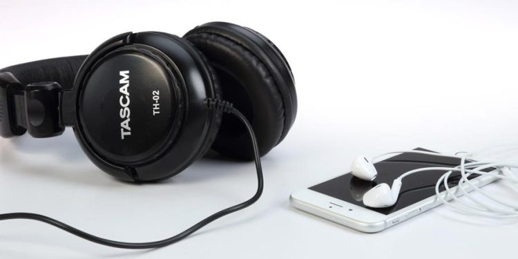 Choosing the Right Headphones for Recording A Comprehensive Guide